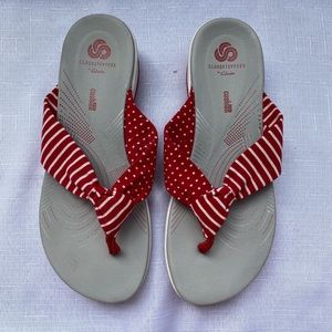Clarks cloudstepper thong sandals